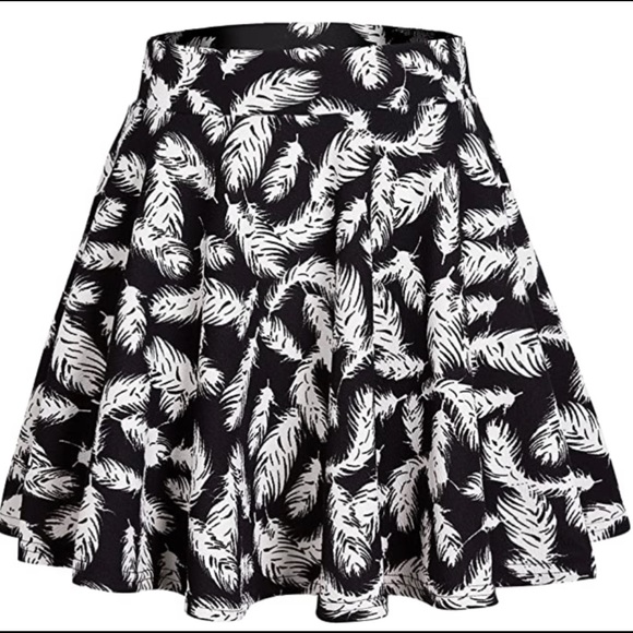 Flirty, cute pull on skirt! - Picture 1 of 6